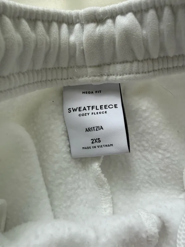 Aritzia Sweatfleece Cozy Fleece Mega Fit Sweatpants Joggers - White - Size XXS - Image 5