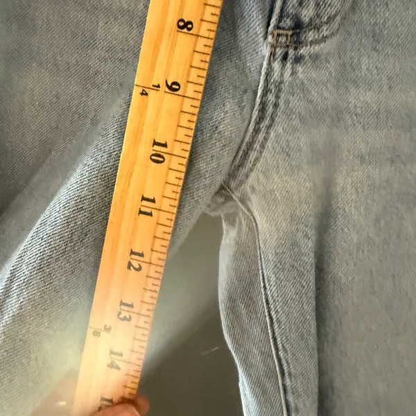 Universal Thread 90s Baggy Distressed‎ High Rise Jeans Light Wash Blue Size 4 - Image 8