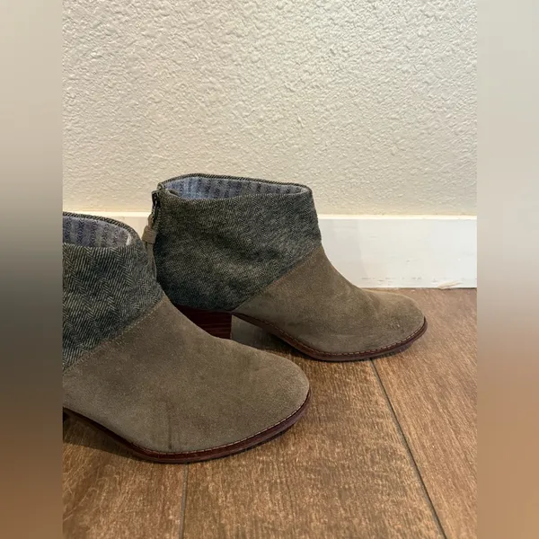 Toms Leila Olive Green Ankle‎ Booties Size 8 - Image 5