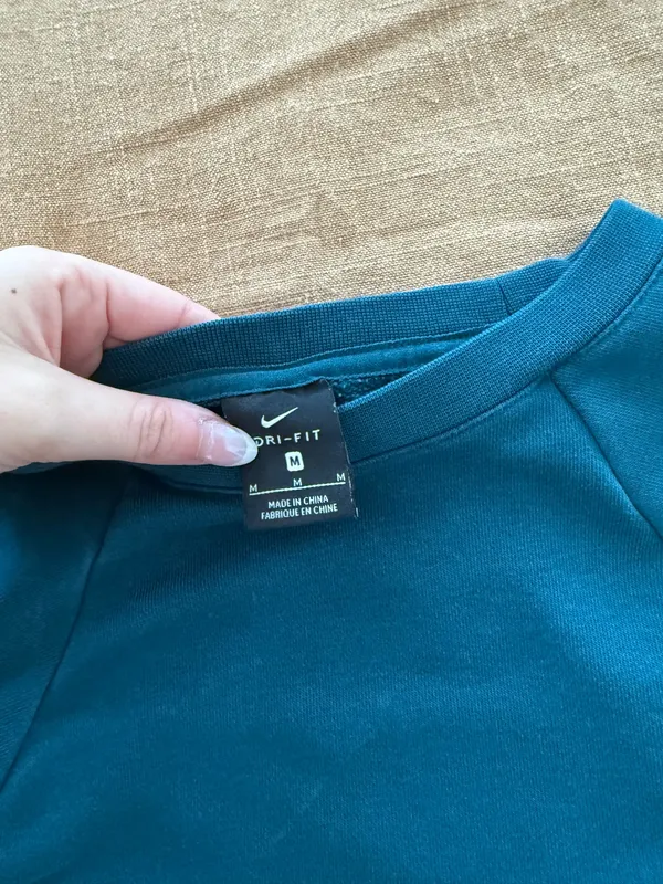 Nike Sweatshirt Crewneck Cropped - Image 2
