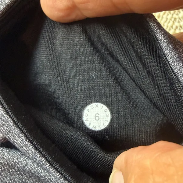 Lululemon 6 Women’s Gray High-Waisted Leggings - Image 3