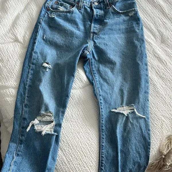 Levi's NWOT 501 Jeans Cropped - Image 5