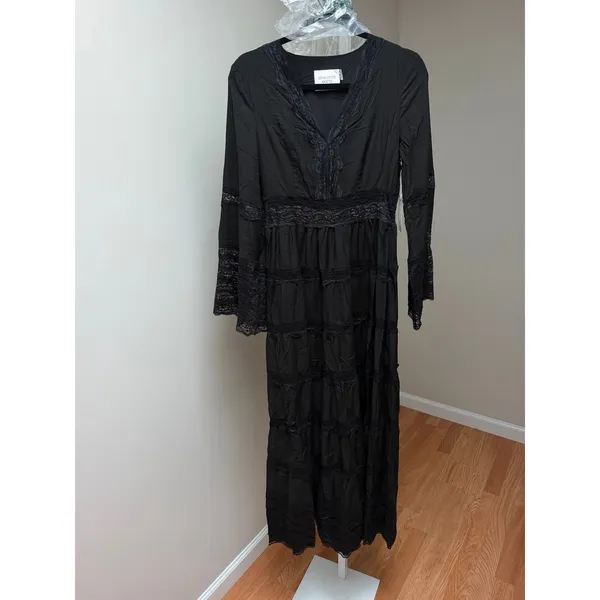 NEW Tuckernuck Hyacinth House Lydia Black Lace Maxi Dress with Bell Sleeves XS - Image 5