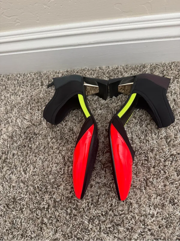 United Nude Red and Black Pointed Toe Mary Jane Heels Size 37 or 6.5 - Image 5