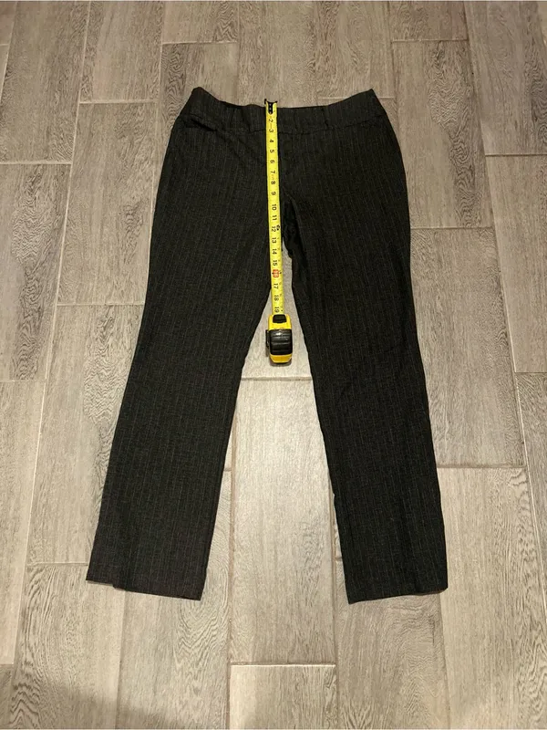 Apt. 9 gray pin stripedDress Pants - size 12 - Image 5