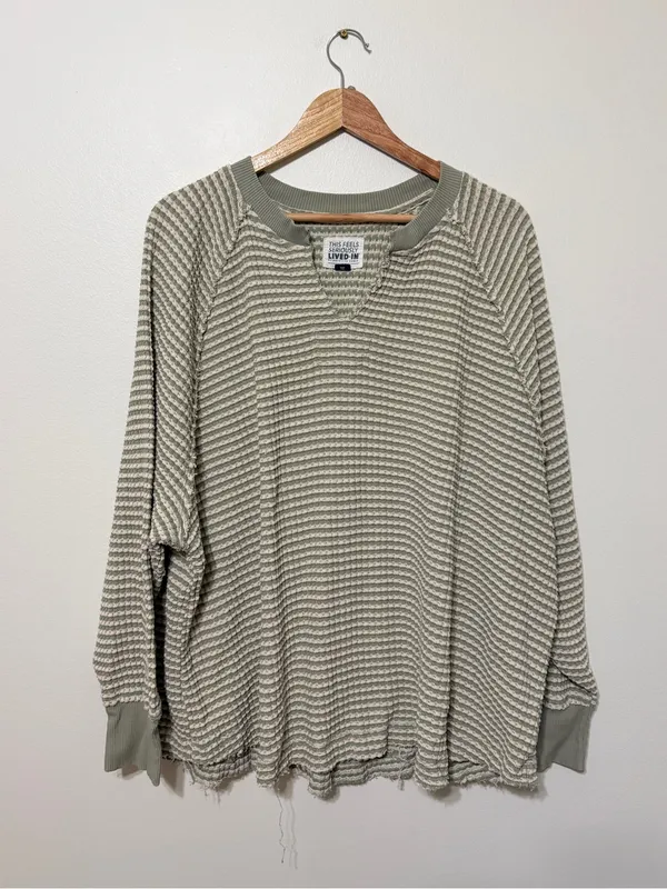 American Eagle AE Big Hug Notch Neck Waffle Sweatshirt Size Large Green - Image 2