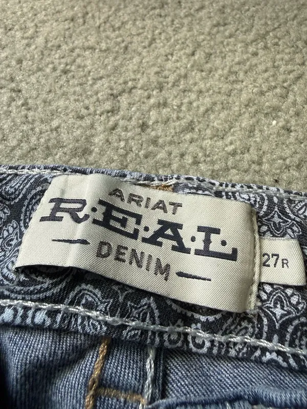 Women’s Ariat Jeans - Image 3