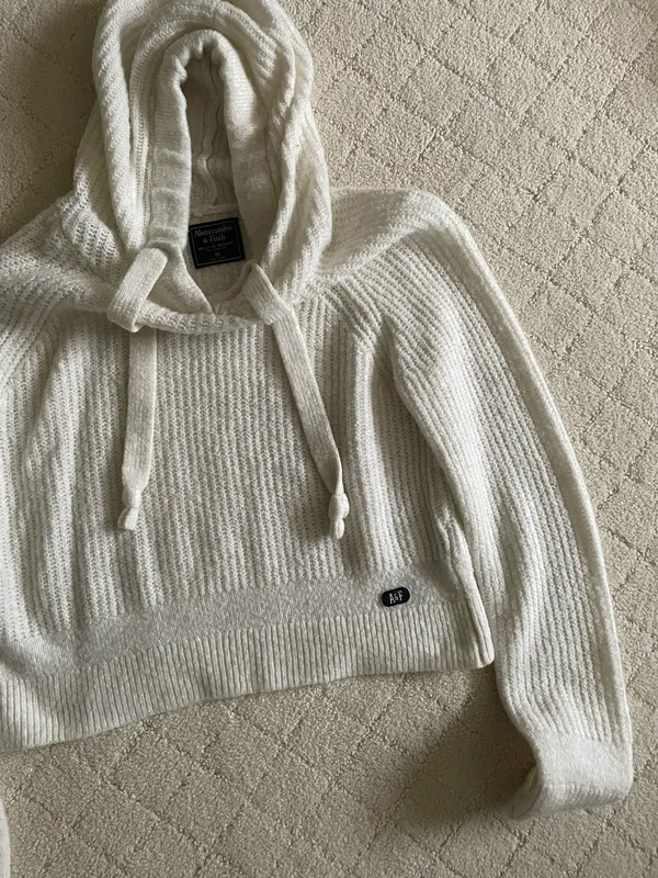 Abercrombie Sweater - Image 4