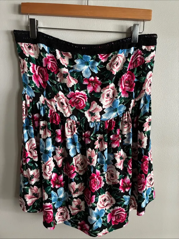 Torrid Super Soft Floral Strapless Babydoll Top Size 14/16 Black Pink - Image 2