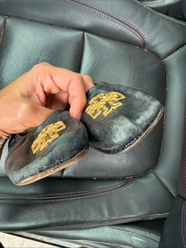 Tory Burch Black Leather Ballet Flats with Gold Logo 7.5 - Image 4