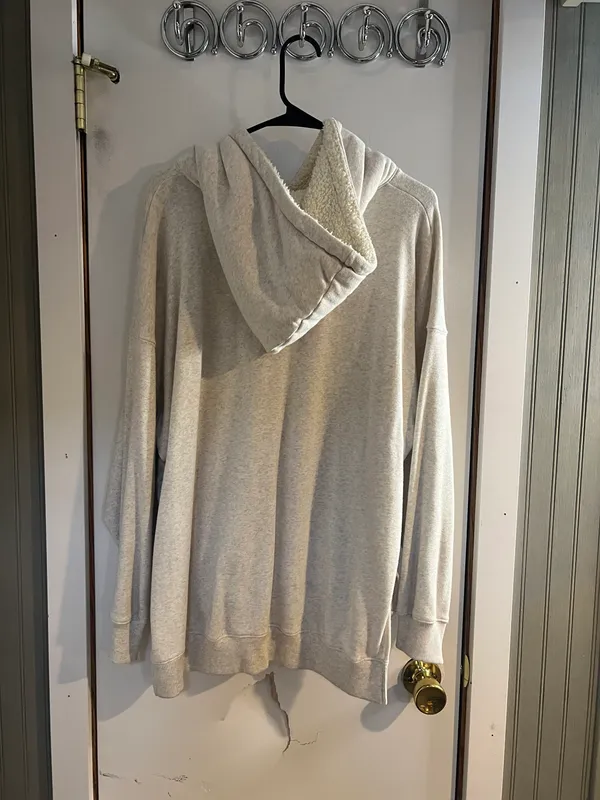 American Eagle Outfitters Swetahirt - Image 4