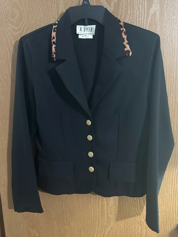 A Byer Vintage Blazer Black With Leopard Print Collar Gold Buttons Size Medium - Image 7