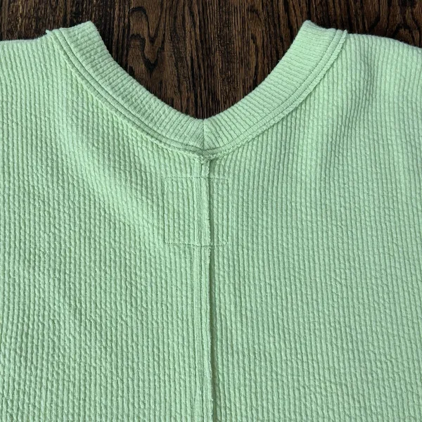 Aerie Wonder Textured V-Neck Sweatshirt Green Waffle Knit Oversized Women M EUC - Image 4