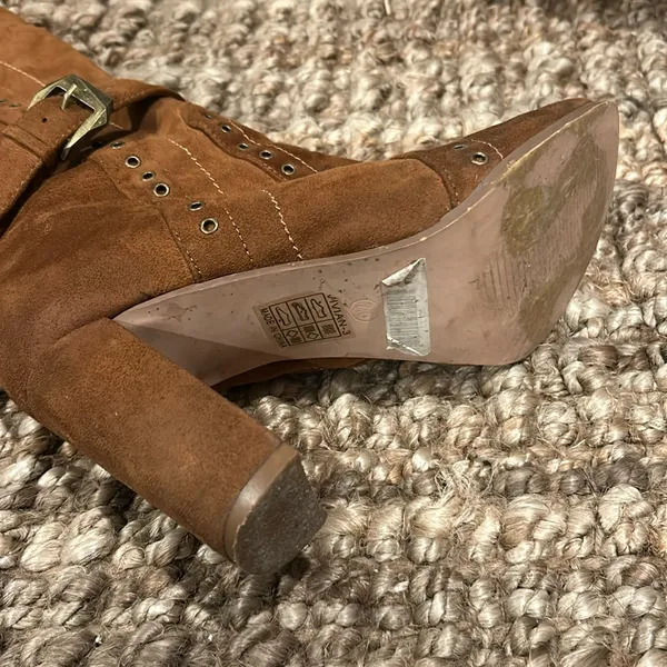 So Me Boutique Brown Suede Over the Knee Grommet Boots Size 7.5 - Image 7
