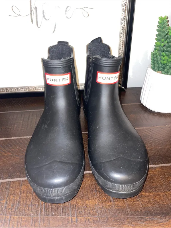 Hunter Original Black Short Chelsea Rain Boots Size 7 - Image 2