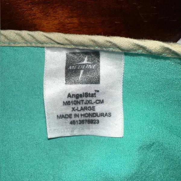 EUC MEDLINE SCRUB TOP SIZE X - Image 3