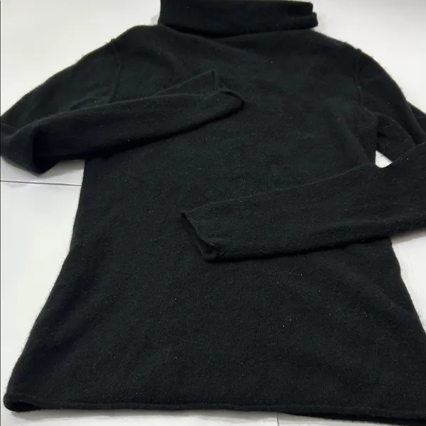 Black Turtleneck Top old Navy Cashiers - Image 13