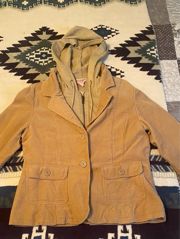 Junior’s size small passport tan jacket - Image 2