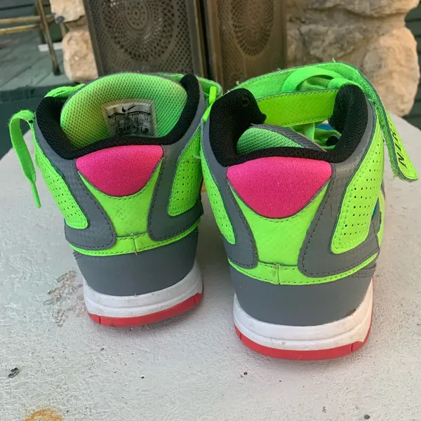 Nike neon sneakers - Image 3