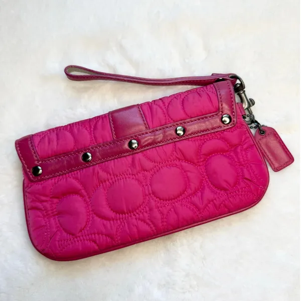 Vintage Coach y2k Soho Quilted Wristlet - Image 2
