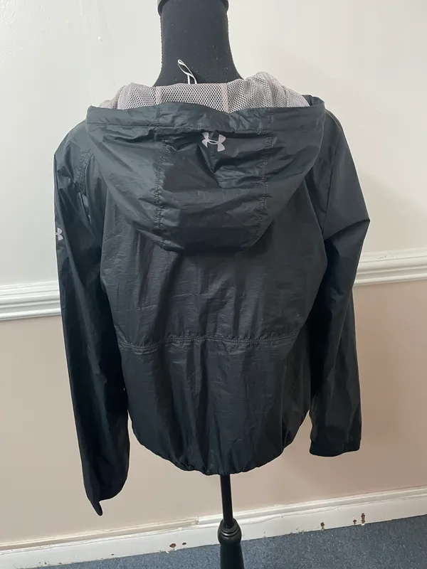 Under Armour Half Zip Thin Hooded Windbreaker Jacket Loose Fit- Size Medium - Image 5