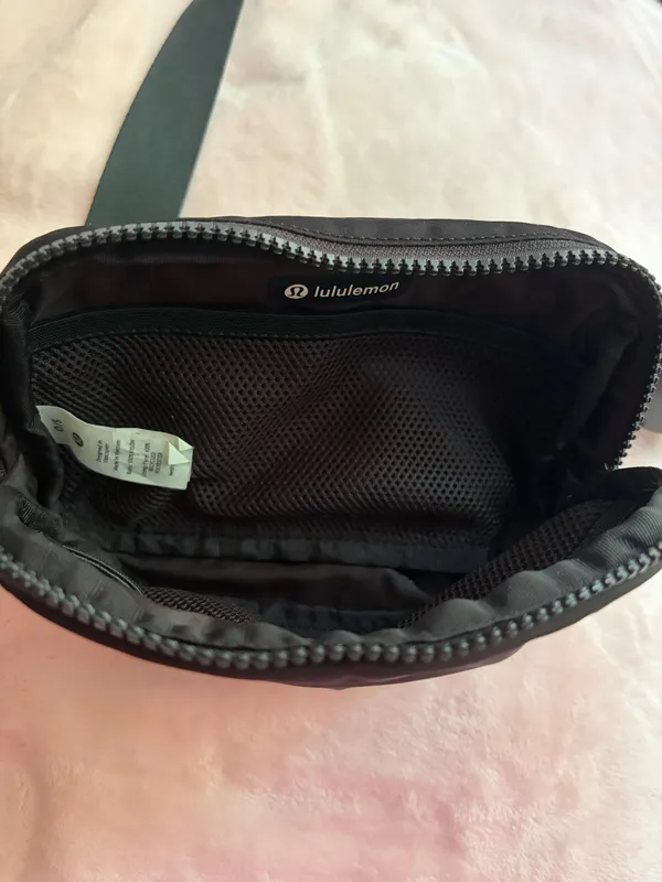 Lululemon Black Crossbody Bag - Image 3