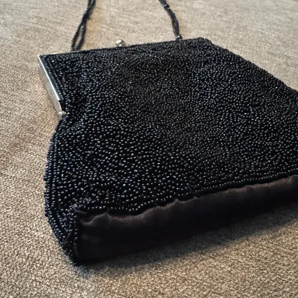Y2K Style Black Beaded Floral Embroidered Kiss Lock Evening Bag Clutch Purse - Image 6