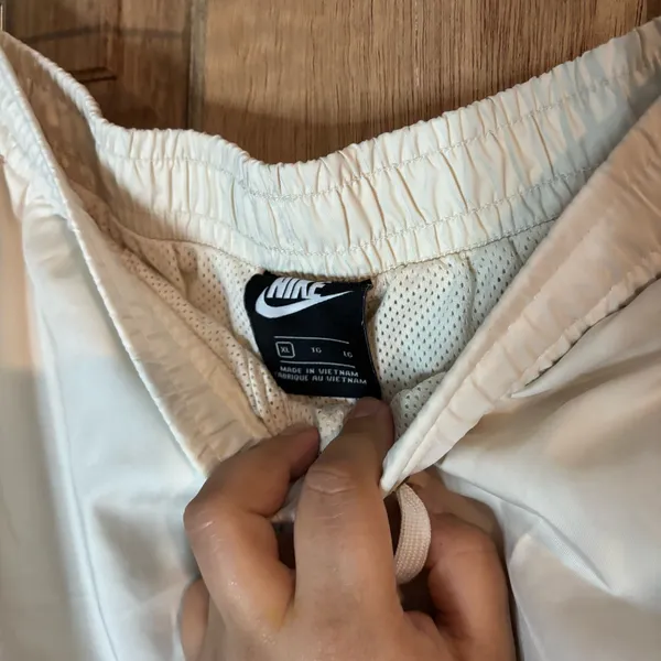 Nike Cream Athletic Shorts Relaxed Fit size XL - Image 3