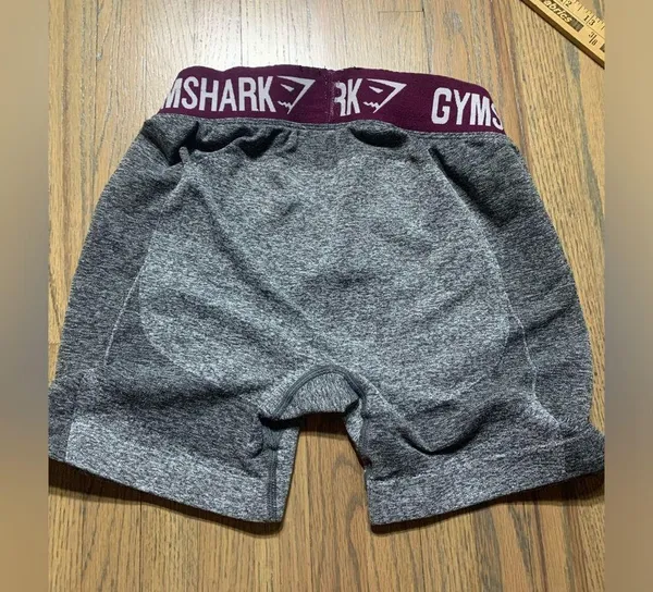 Gymshark gray shorts - Image 6