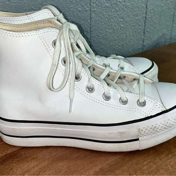 Converse Chuck Taylor All Star leather high tops. White size women’s 6.5 - Image 5