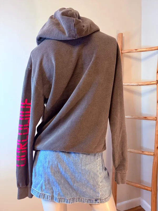 PrettyLittleThing GREY WORLDWIDE GRAPHIC OVERSIZED HOODIE Medium - Image 5