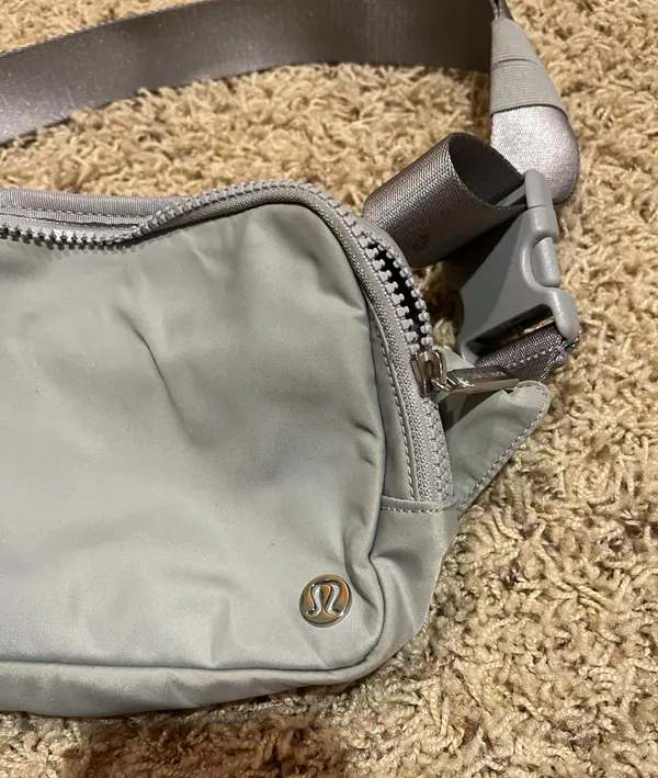 Lululemon Everywhere Belt Bag Large - Image 2