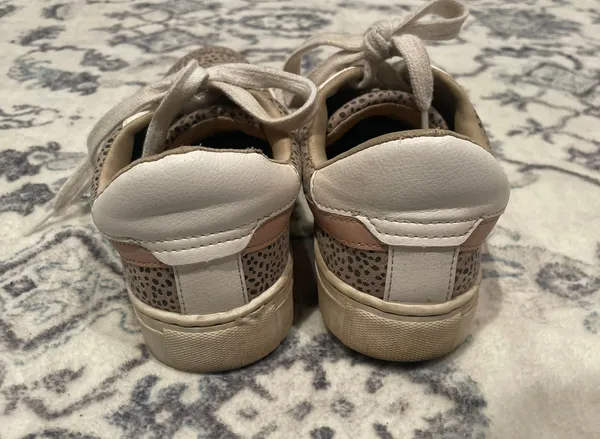 Universal Threads Women's Cadey Lace-Up Sneakers ~ ~ White SZ 8 Shoes - Image 7