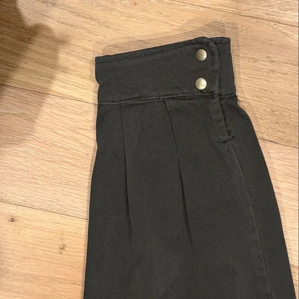 Zara green slouchy Cropped Pants with Gold running‎ down side 2 - Image 3