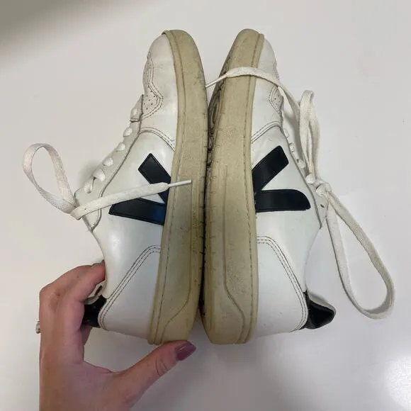Veja V-10 Sneakers white and black women’s size 7‎ - Image 9