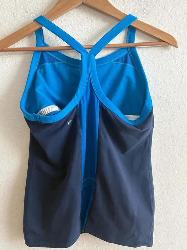 Lululemon Women's Ujjayi Tank w/Shelf Bra – Navy Blue, Size 6 - Image 2