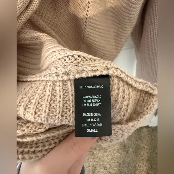 H&M Women’s Sweater - Image 3