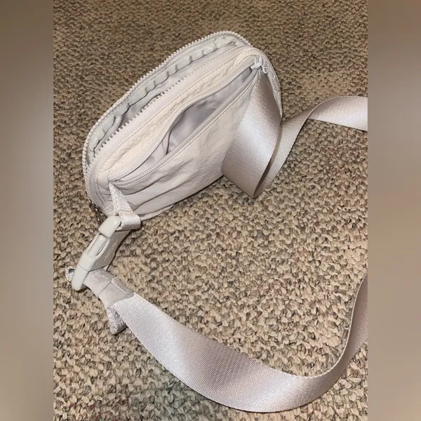 Lululemon Belt Bag - Image 4