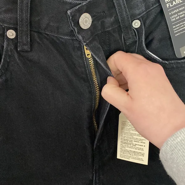 Levi’s premium high loose flare jeans in black size 25 - Image 8