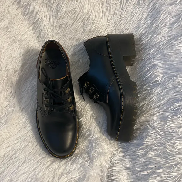 Dr. Martens Womens Leona Lo black vintage smooth heeled shoes - Image 4