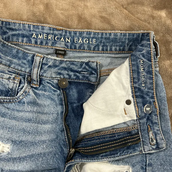 American Eagle cut off mom shorts size 4 - Image 3