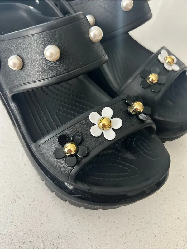 Crocs Mega Crush Platform Sandals Women’s Size 10 with Charms - Image 5