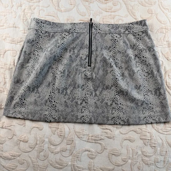 Bar III Womens XL Grey Snakeskin Faux Suede Studded Mini‎ Skirt Exposed Zip - Image 2