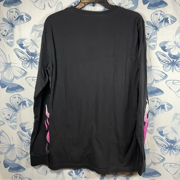 Hot Topic Sanrio Kuromi Pink flames T- shirt SZ M - Image 5