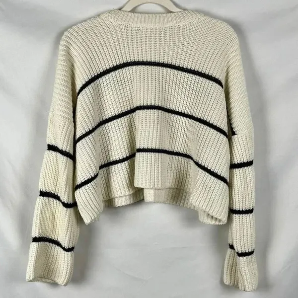 Moon & Madison Cream Black Striped Cropped Pullover Sweater Medium - Image 2