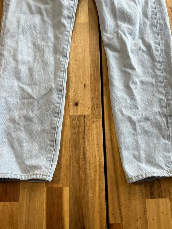 Levi’s Wedgie Fit Light Wash High Rise Jeans Women’s 28 - Image 4