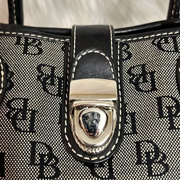 Dooney‎ & Bourke Signature Series Hand Bag/Purse B95 - Image 4