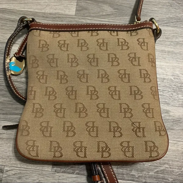 Dooney & Bourke Leather and Canvas Crossbody Signature/Logo Purse - Image 13