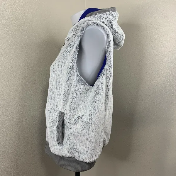 Patagonia Deep Pile Fuzzy Soft Cozy Full Zip Vest Women’s Sz XL Gray - Image 4