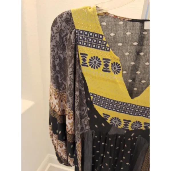 Umgee USA Women’s Boho V-neck size M Blue and Yellow Multicolor Blouse - Image 4